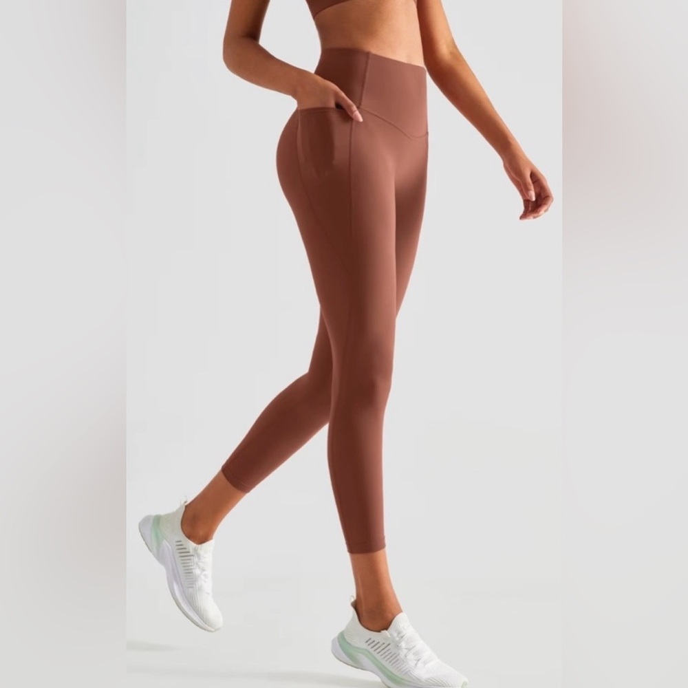 Women’s GapFit Recycled Power High-Waisted Leggings Pinkish Brown, size M